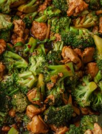close up of chicken stir fry with vegetables